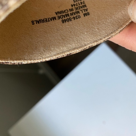 Liz Claiborne snake print heels size 8 - Picture 3 of 5